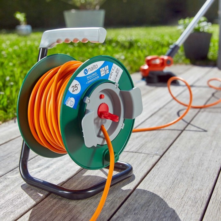 Enrouleur Jardin 25m Câble Orange 3G 1,5mm2 Avec Disjoncteur Thermique Avec Clapet Protection NALTO