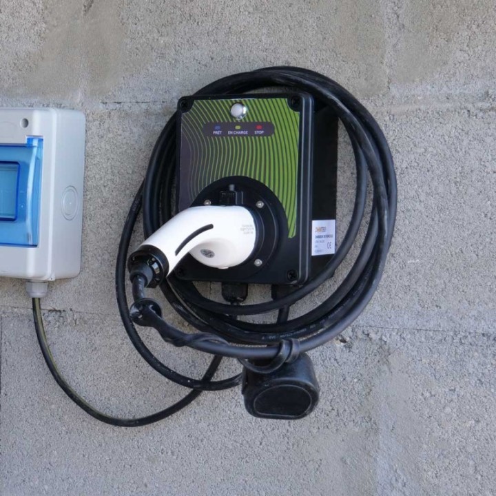 Coffret de recharge 3.7 kw avec contrôleur de charge + câble de 5m OHMTEC