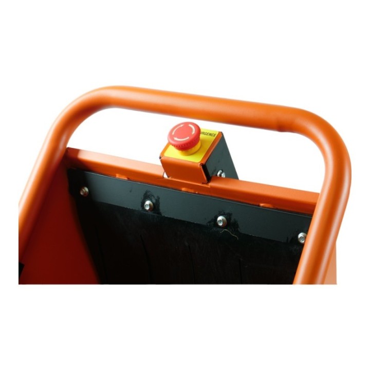 Broyeur de végétaux et de branches thermique essence 212cc 60mm ST PIERRE DU CHAMP