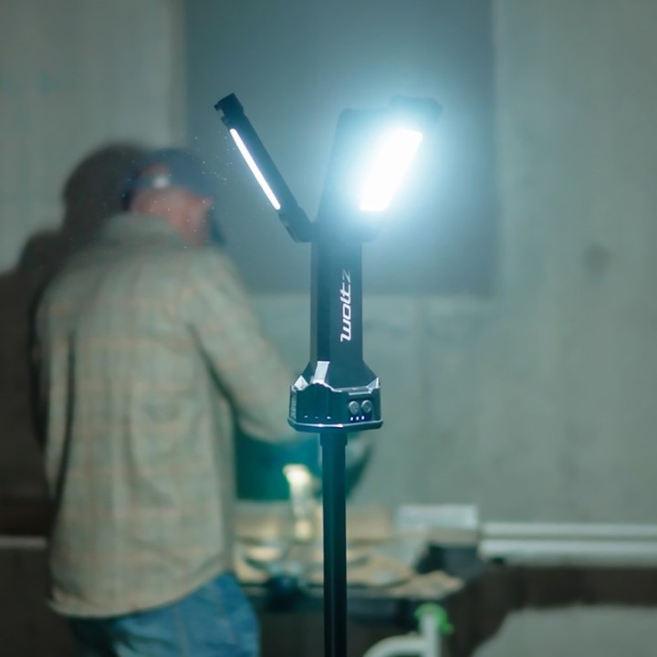 Projecteur de chantier LED rechargeable sur trépied 94/183cm 70W WOLTZ