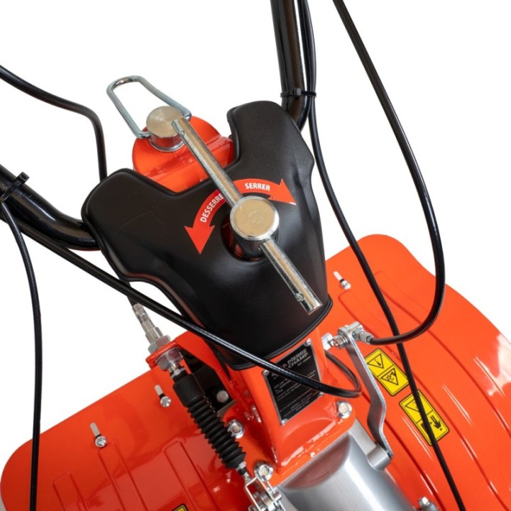 Motoculteur motobineuse thermique essence 8CV - 223cc à engrenages + 8 fraises + 2 roues + buteur + charrue + arracheuse